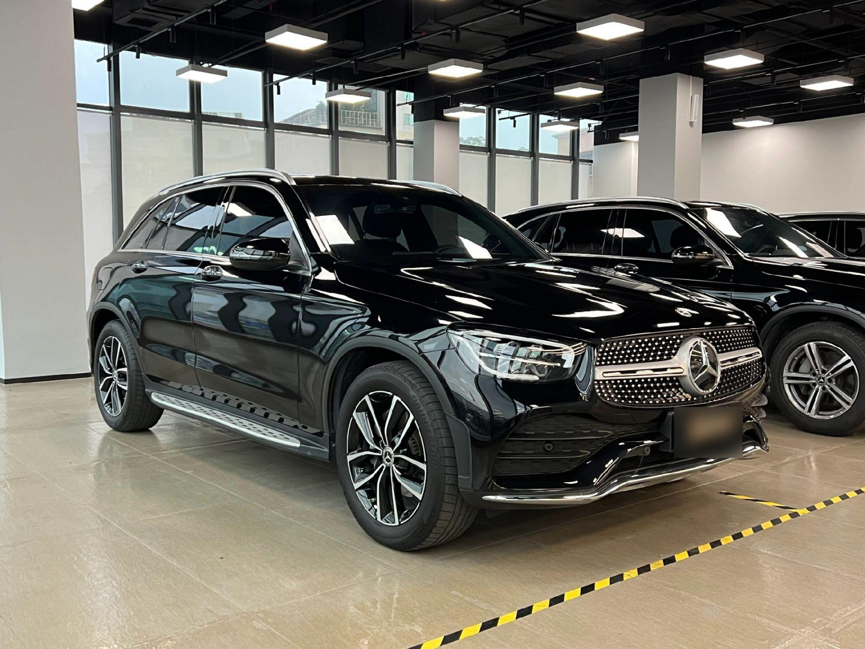 奔驰 glc 【车辆名称】2022款 奔驰glc级 glc 260 l 4matic 豪华型