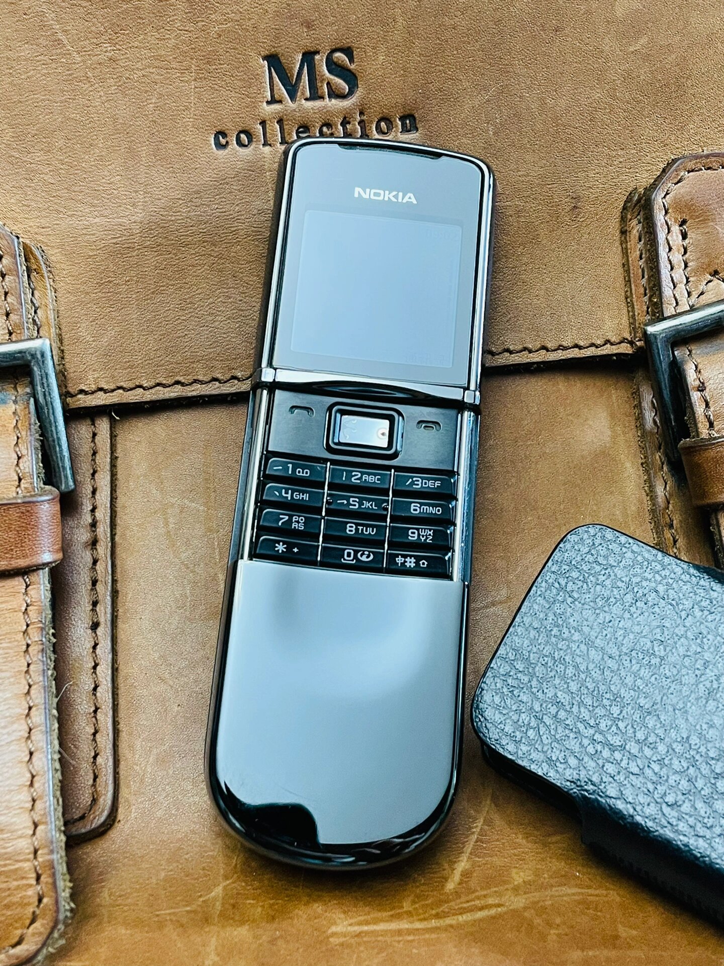 玩物丧志·诺基亚8800sirocco 8800se sirocco的意思是指 来自于