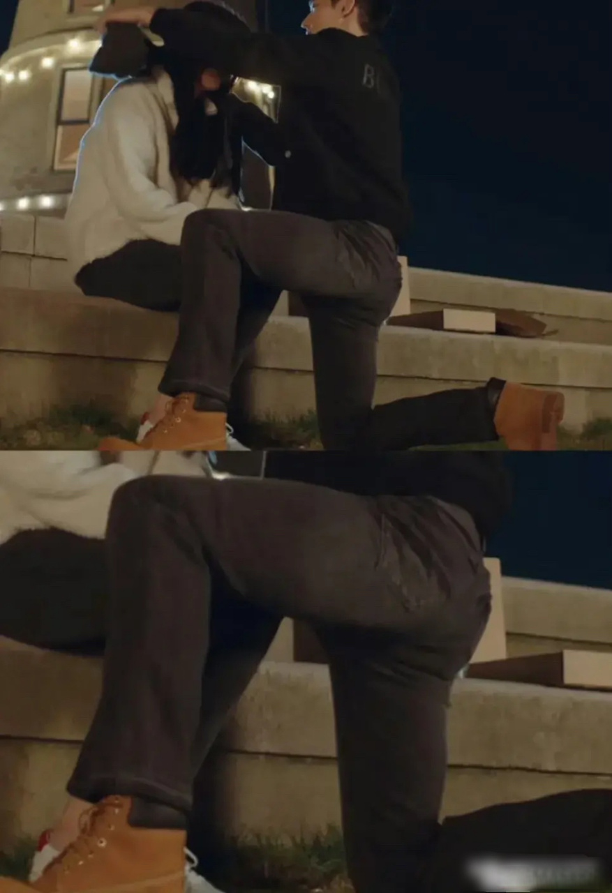 宋焰给许沁系围巾,而网友关注的是杨洋脚:脚背好高啊,感觉鞋子前面都