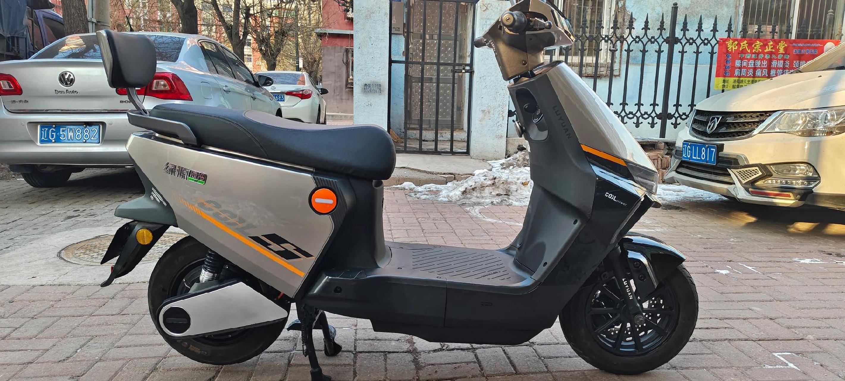 新到绿源ds70国标电动车!