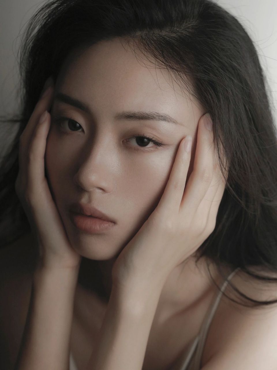 又飒又美高级十足的性冷淡写真|清冷女神 分分钟拍出禁欲系性冷淡写真