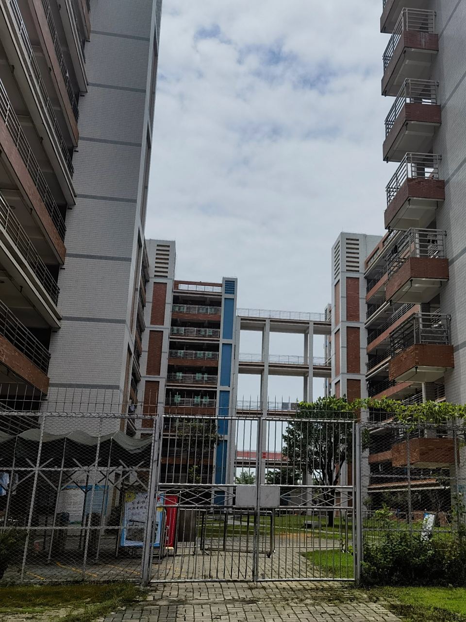 9215岭南师范学院宿舍照片75 很快就要开学 	 男生:昌明苑,博雅