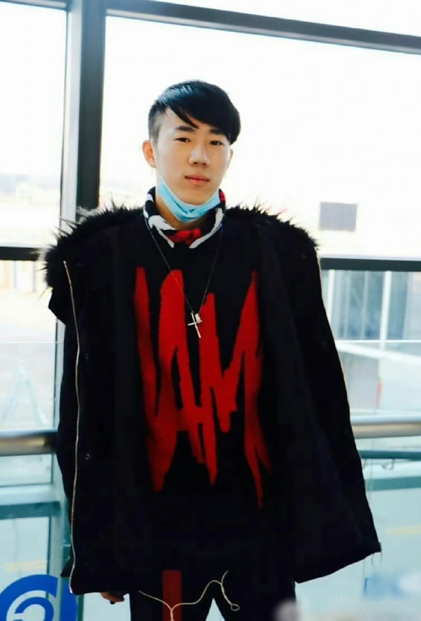 鹭卓广场头像#官方经验不足,禾伙人缝缝补补[流泪]  虽然平时在那扒