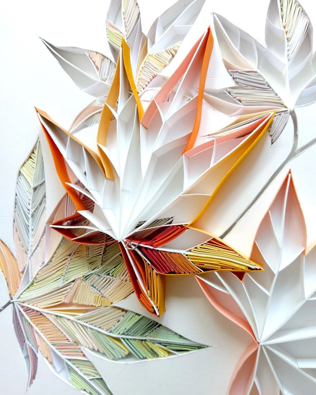 秋天枫叶93|衍纸        出自:艺术家yulia brodskaya 树叶慢慢变暖