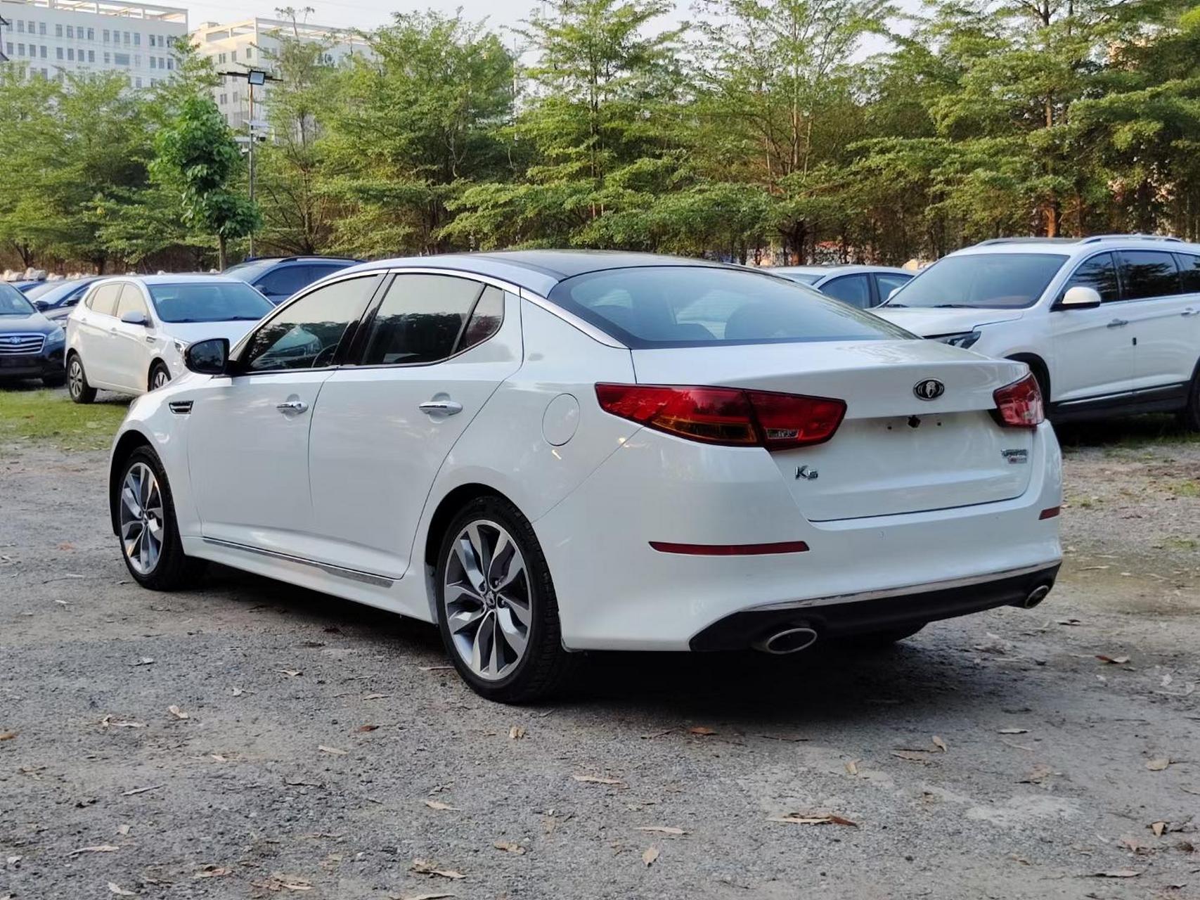 新上架2014年上牌起亚k5,一手车2.