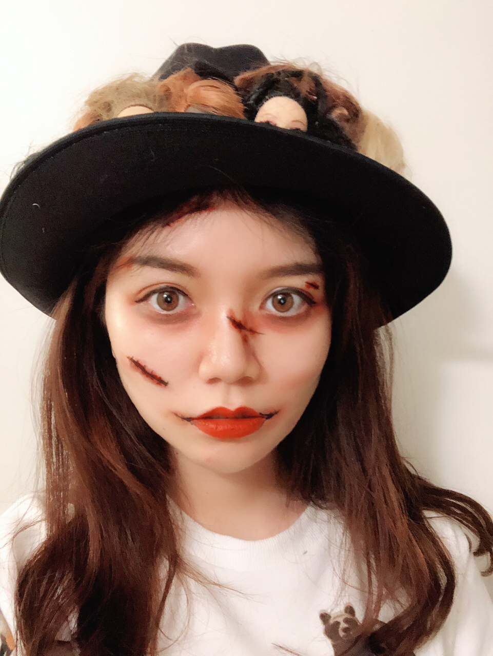 99我的万圣节妆容99 昨天万圣节晚上自己化了个伤痕妆去跟着小孩