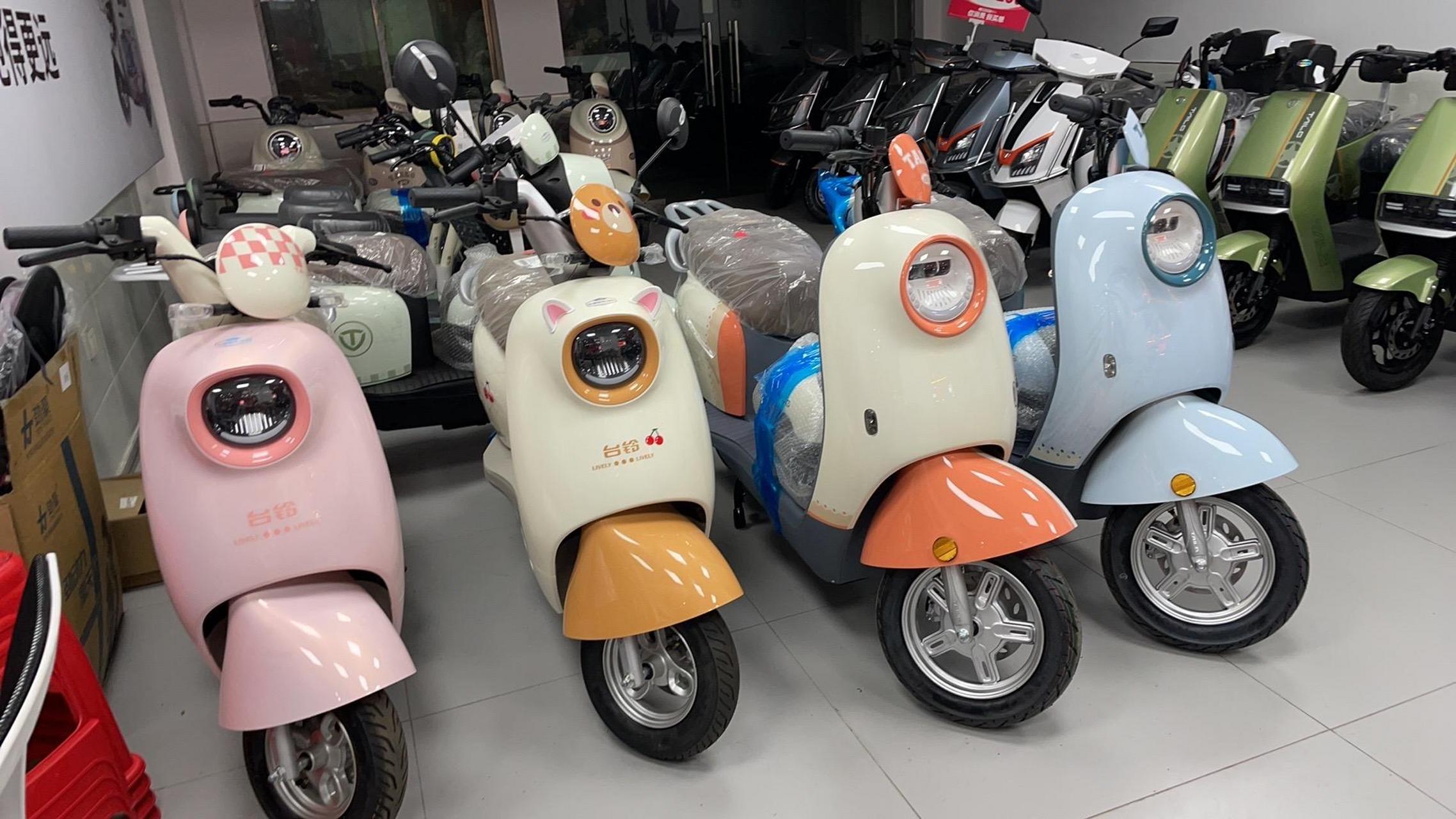 台铃电动车专卖店.飞机车头,少女粉初恋.酷版赤兔.