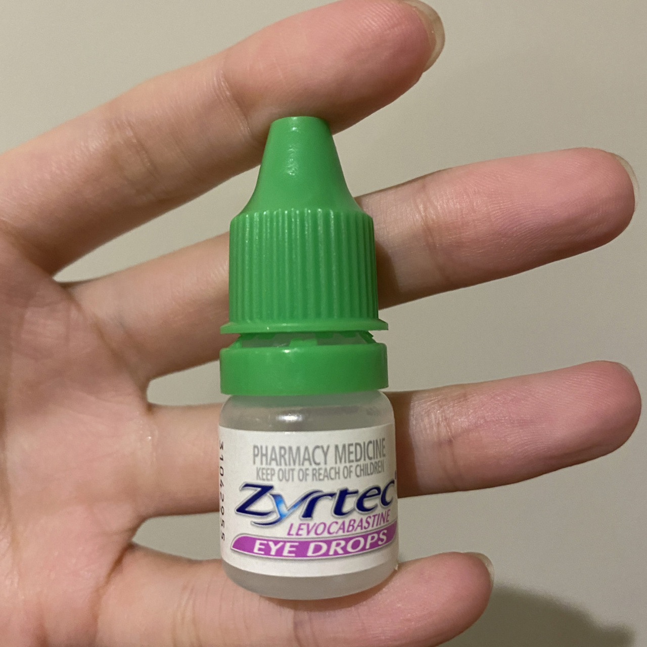 对猫狗过敏有奇效的抗过敏止痒眼药水 zyrtec这个牌子的抗过敏产品都