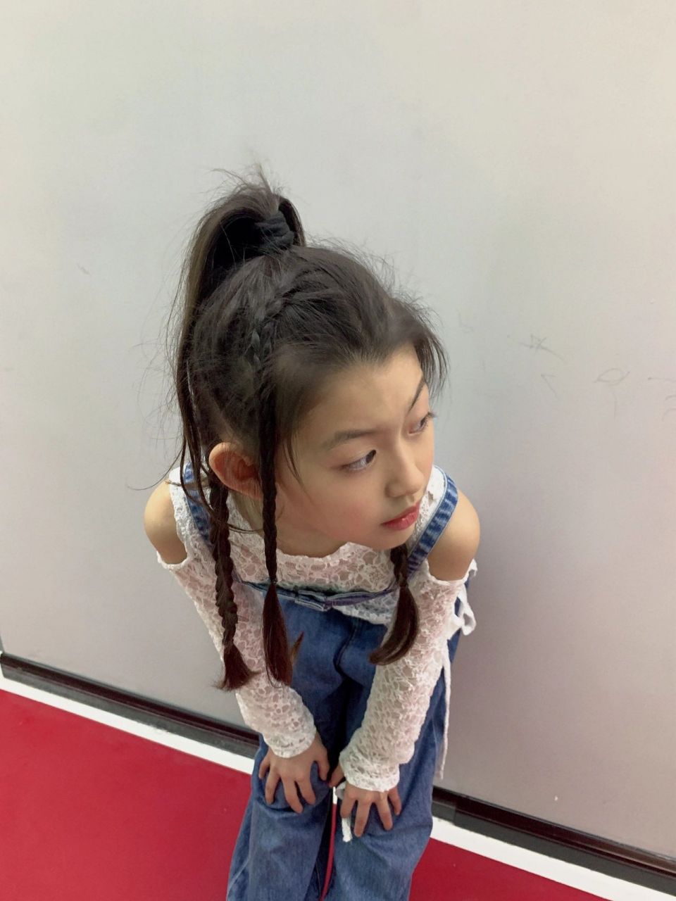 特意为姐姐跳舞学了一个新发型!