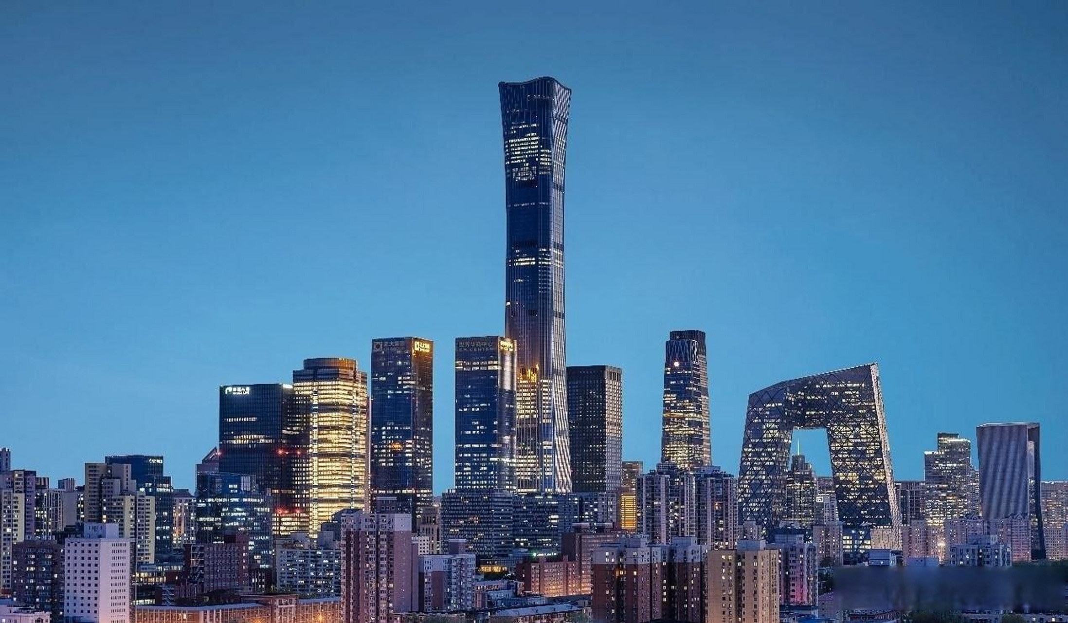 北京cbd地区的中国尊建好之后,比周边建筑一下高出去近一半.