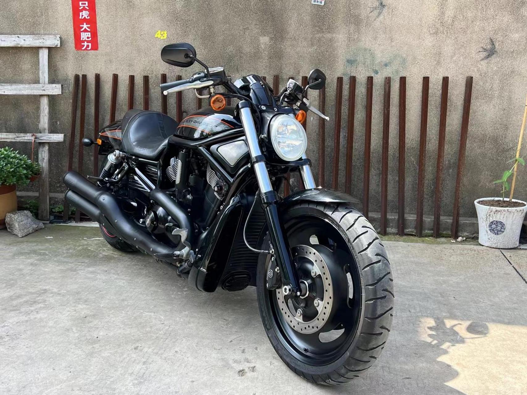 小日本直拍 哈雷肌肉-夜路德1250 高配带abs 保时捷合作研发水冷