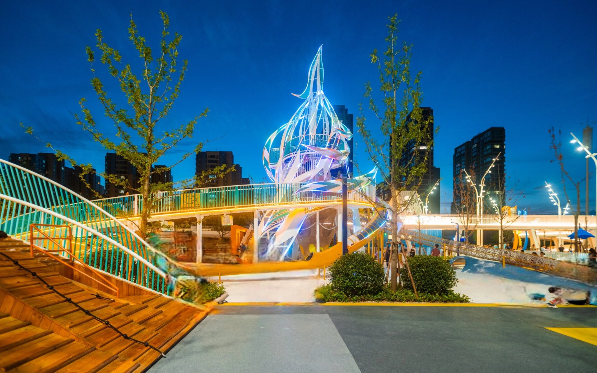 莱山凤凰湖公园打卡圣地 凤凰湖公园位于山东烟台莱山区 是集儿童娱乐