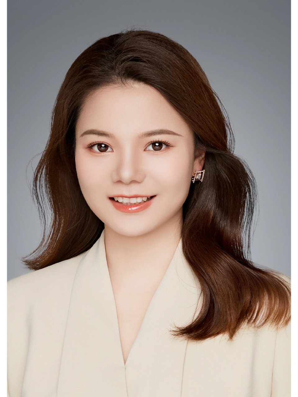 女律师微信头像选择 在海马体大师店刚拍的形象照和证件照.