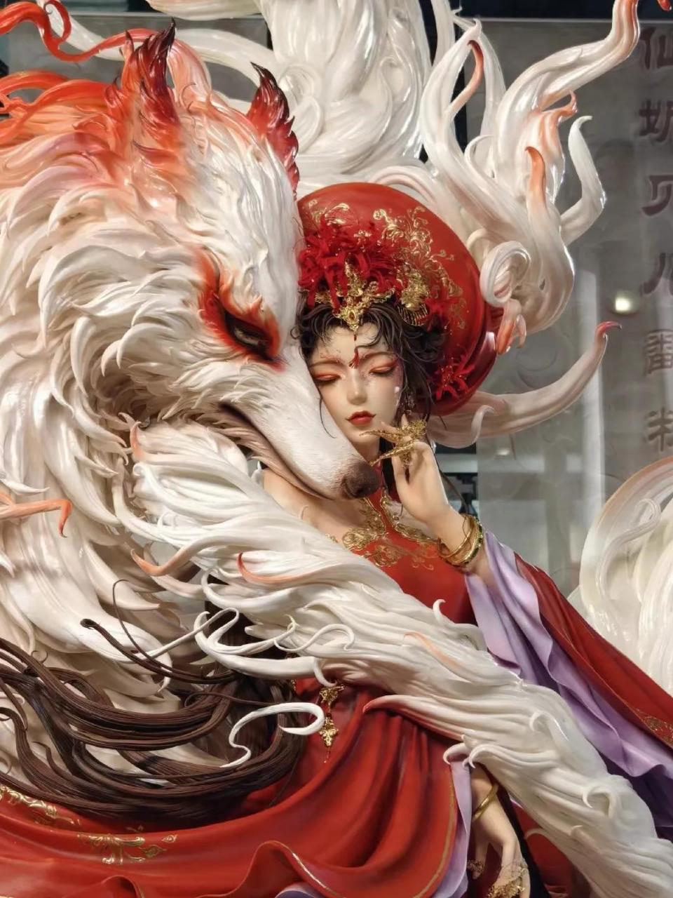 糖王周毅今年的作品 相当震撼3米高 把翻糖做到这种程度 真的太惊艳了