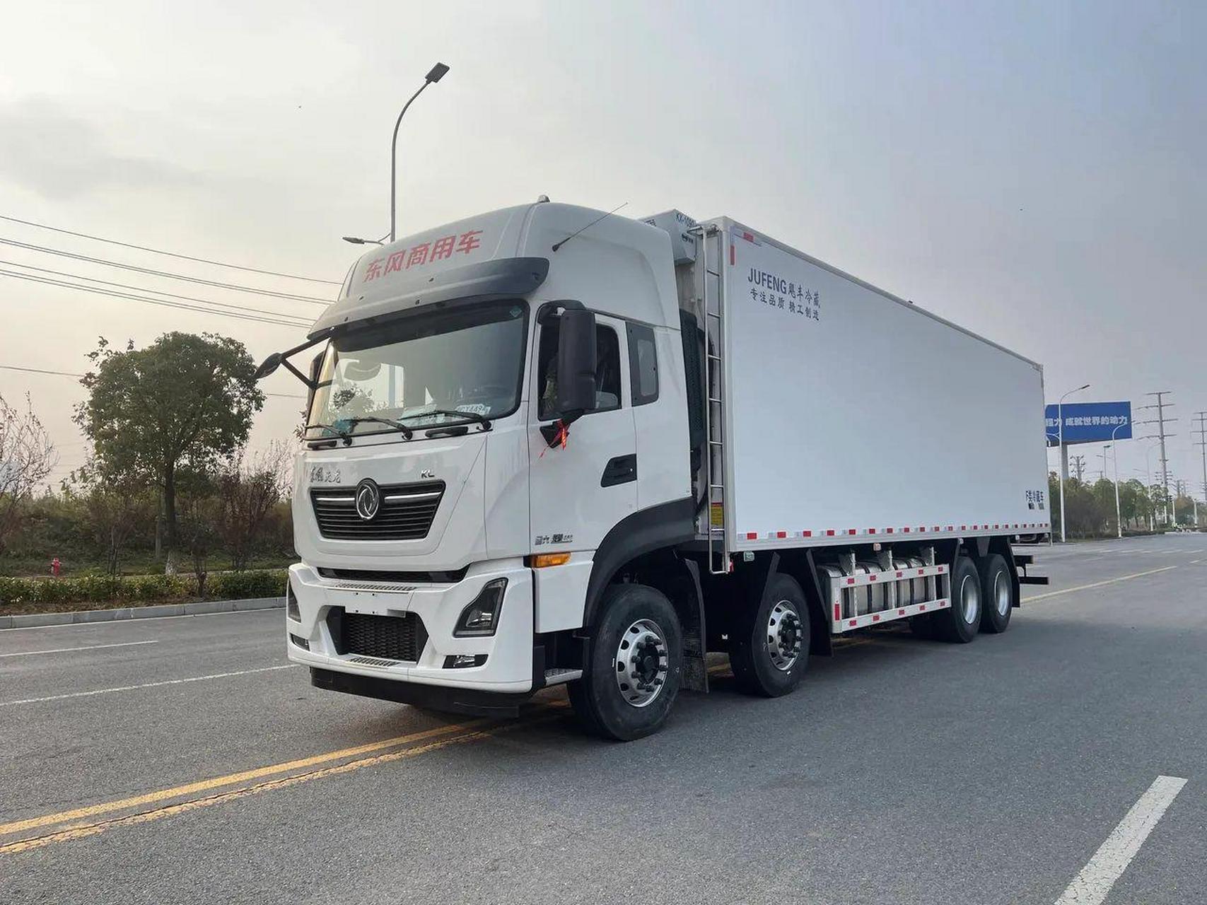 驰骋千里的不仅是速度,更是9米6东风天龙冷藏车 所带来的冷链革命.