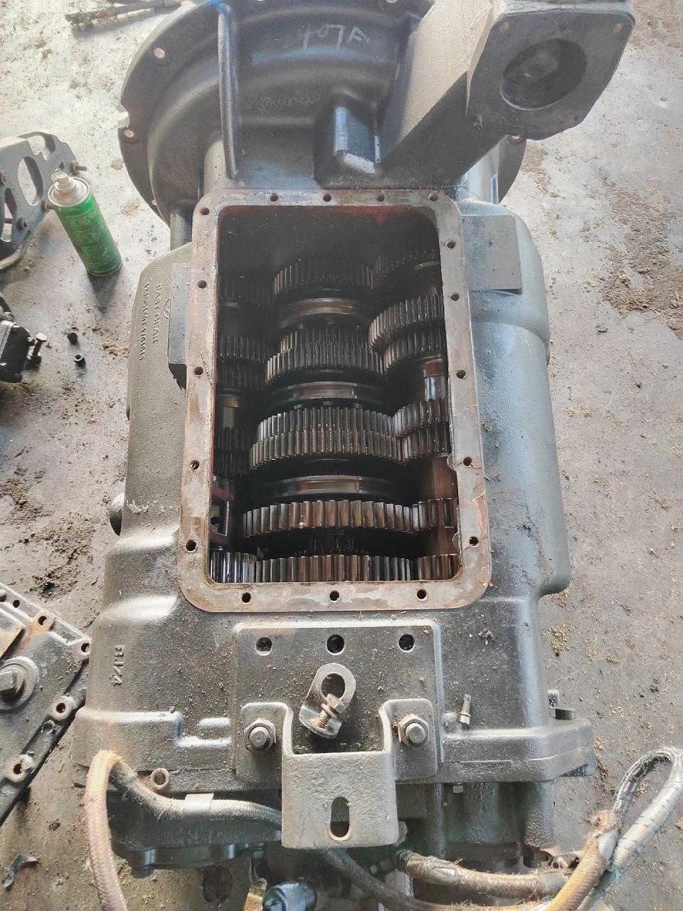 法士特十二档12jsd240ta变速箱