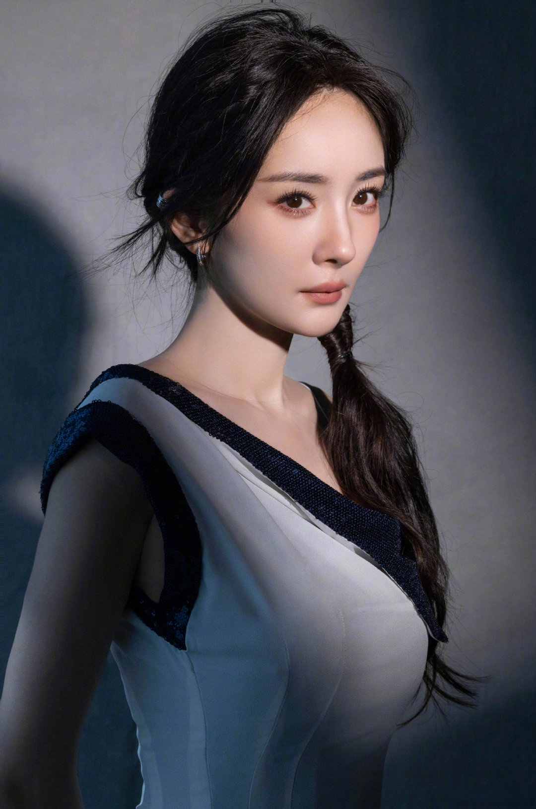 杨幂配音的小狐狸狡猾又勇敢# 小奇已经被杨幂美晕了优雅长裙搭气质