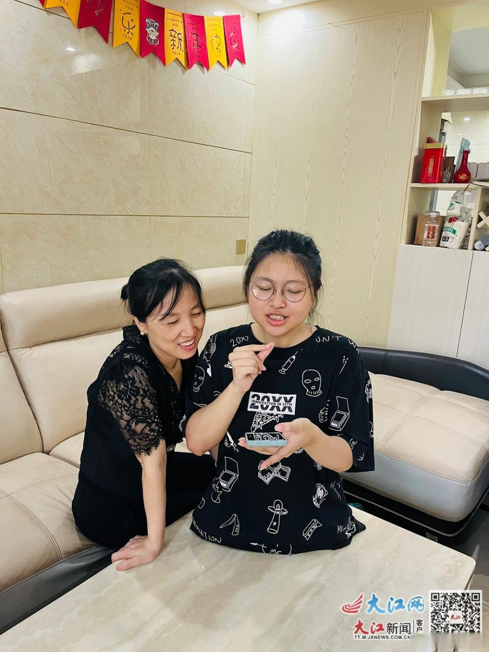 【"无腿女孩"蒋张子怡:那不是软肋,是我的铠甲】她双腿截肢,坐着滑板