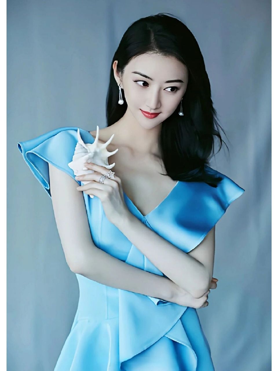 景甜 景甜,1988年出生于陕西西安,华语影视演员,身高167公分,体重50.