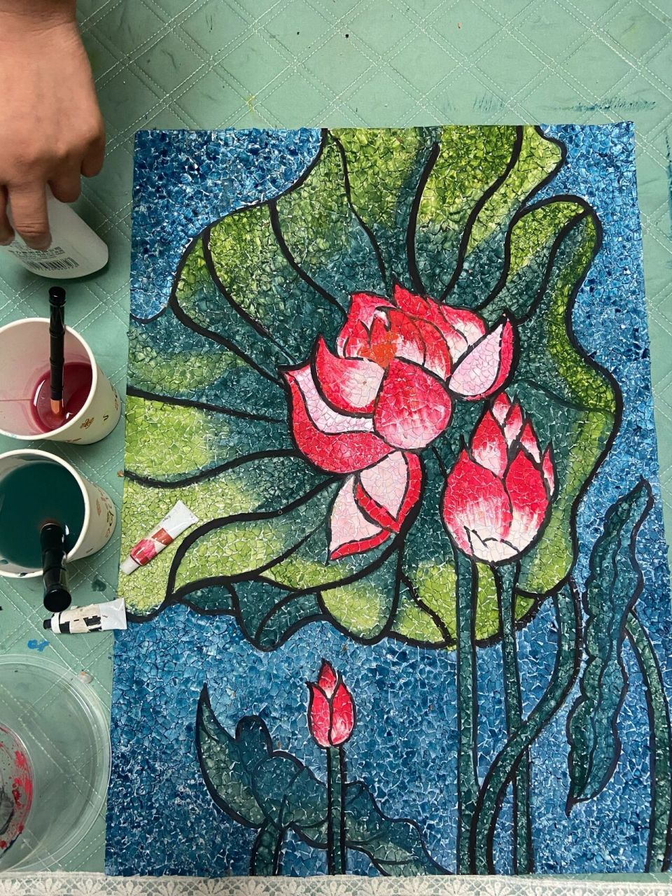 变废为宝 蛋壳画 〈荷花〉 做了一幅蛋壳画 耗时:2天 材料:废旧蛋壳