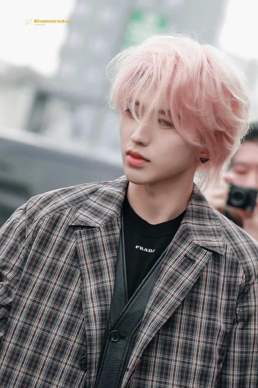 粉色头发很绝!蔡徐坤