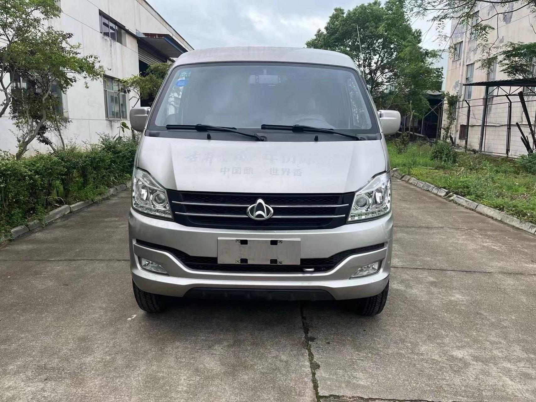 拿下赚钱好帮手19年11月长安v3 2座货运版面包车,手波1.