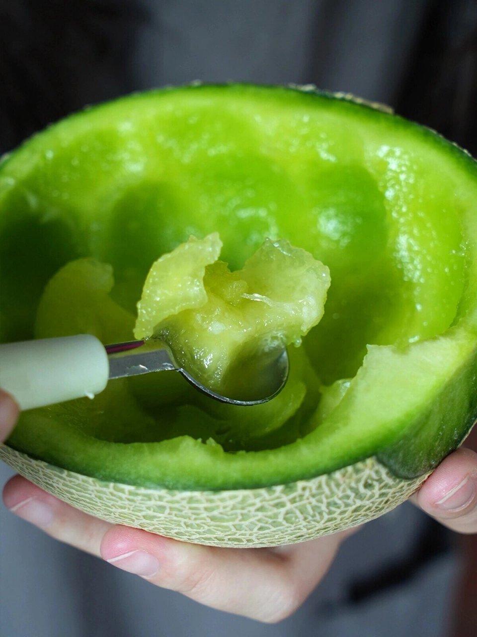 海南玫珑瓜的口感是超级温柔的,并不是脆口,而是软绵,像嚼奶酪的口感