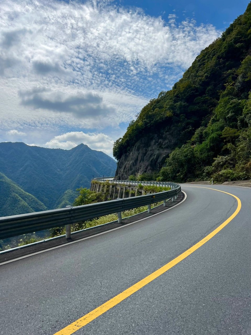 天荒坪 江南天池99 江南天池18km左右的盘山公路是公路车爬坡胜地
