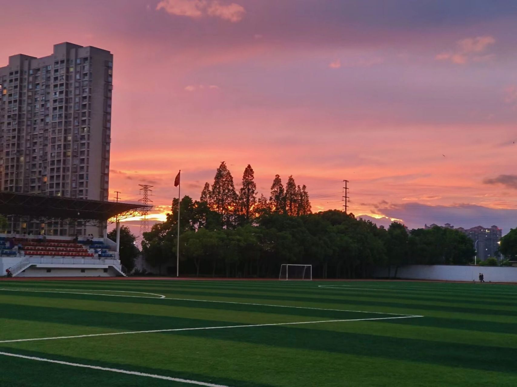安徽师范大学欢迎你们!  我眼中的天门山校区 我的大学便是从此缘起,