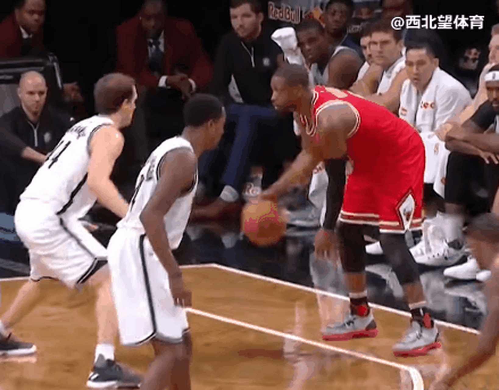 篮球中的"拜佛"动作,重要的是虔诚.