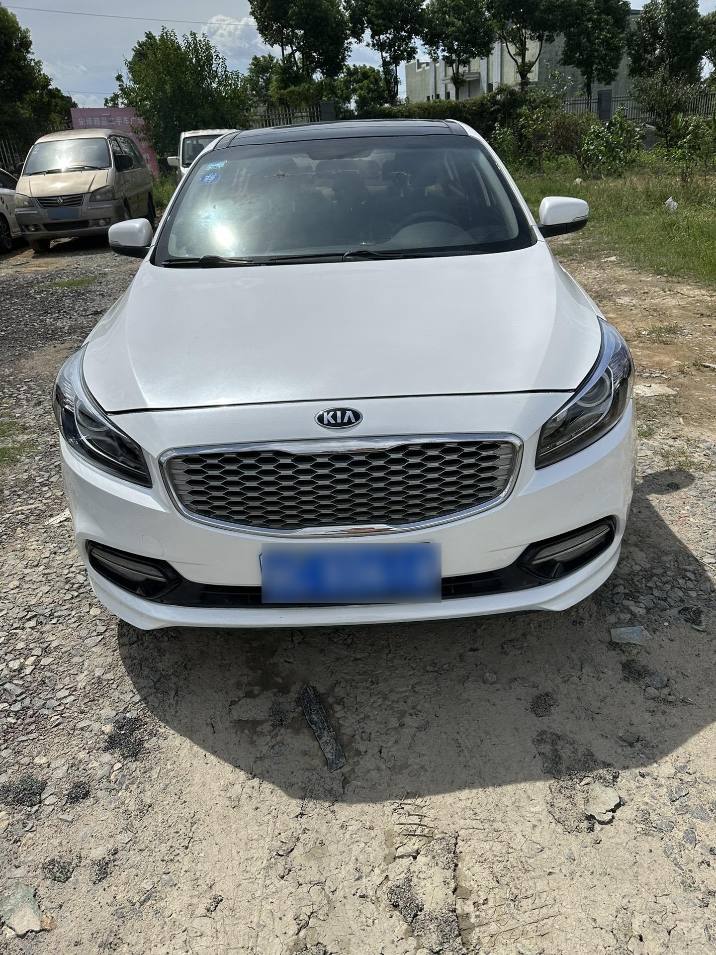 新到17年8月上牌起亚k4 自动1.8排量高配