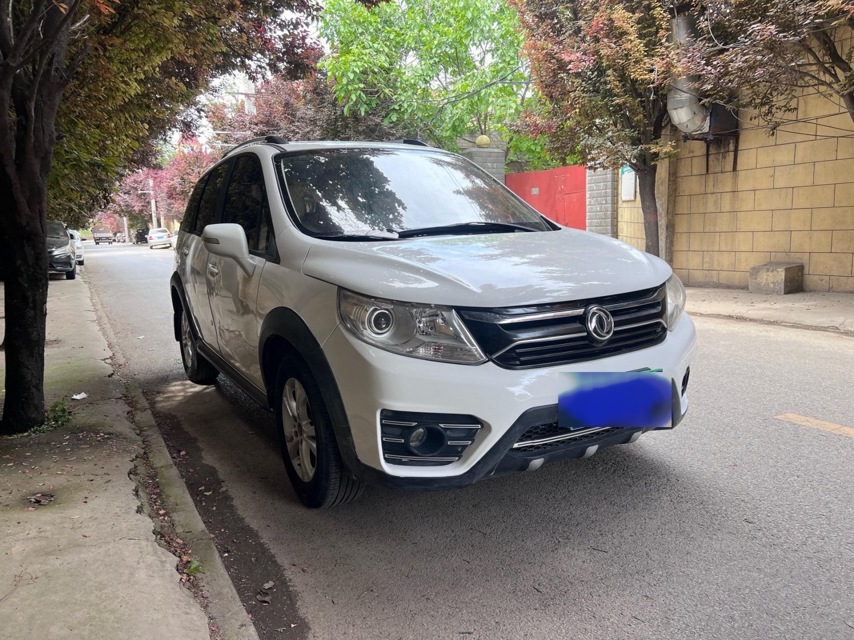 15年上牌东风风行 景逸x3 2016款 1.5l 舒适型安全行驶7.14万公里.