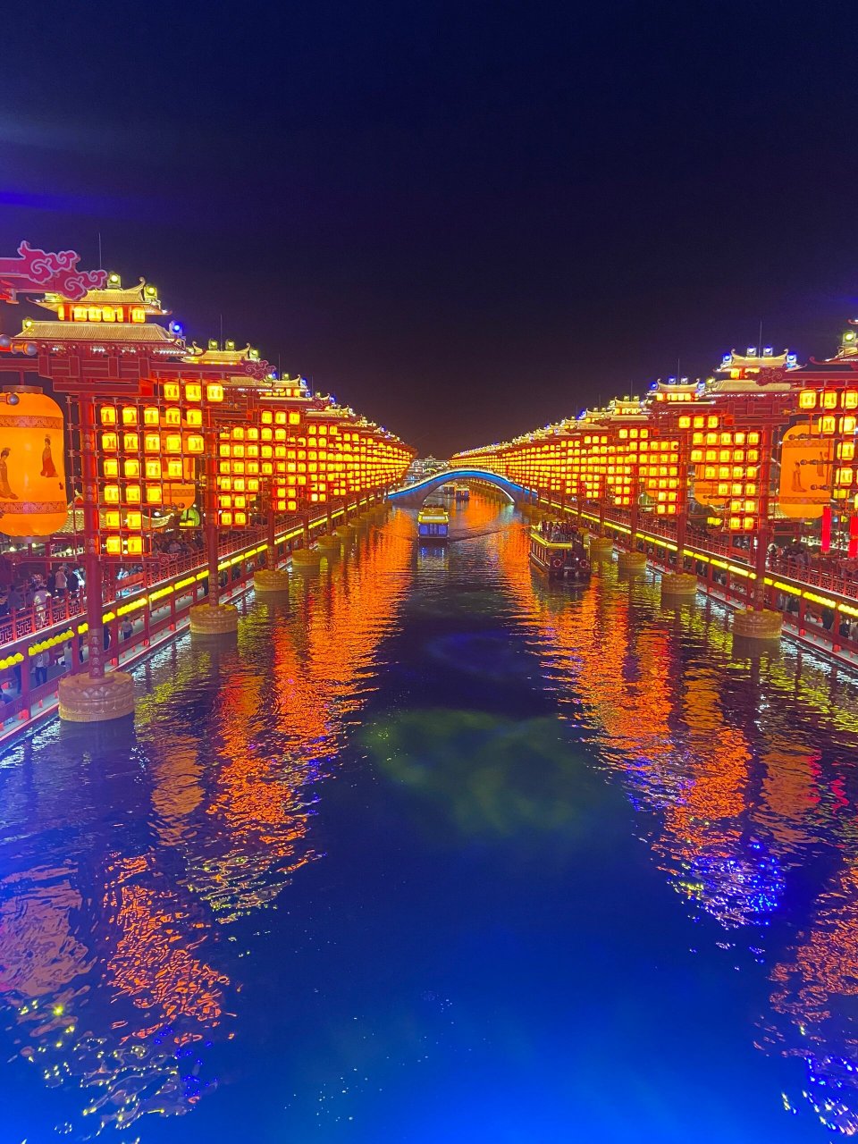 个月有余,终于可以晚上出去耍了清晰的世界,没有炫光了,也能看夜景了