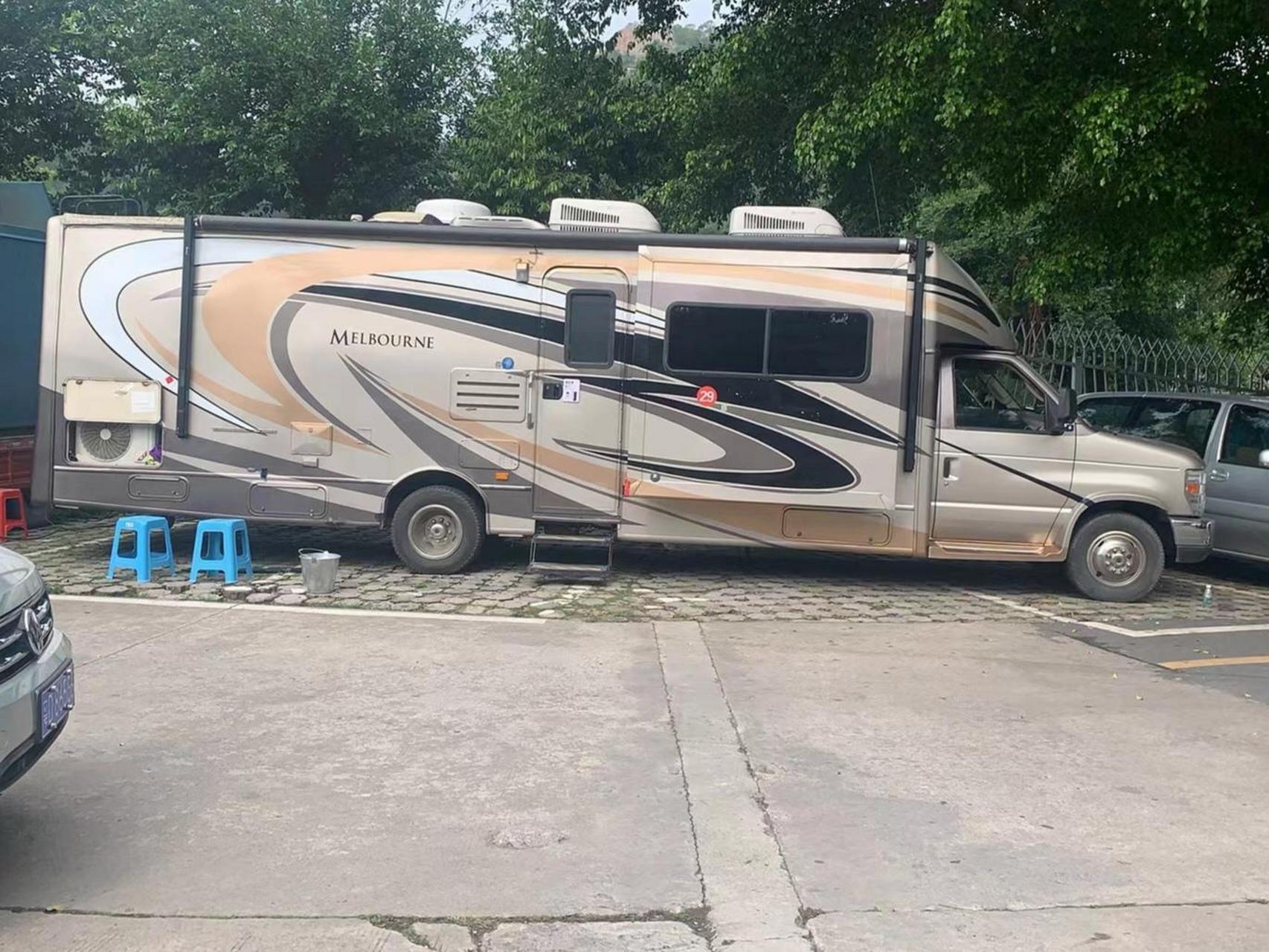 福特e450超豪华房车,月租3万配a1司机 豪华移动行宫,9座,汽油6.