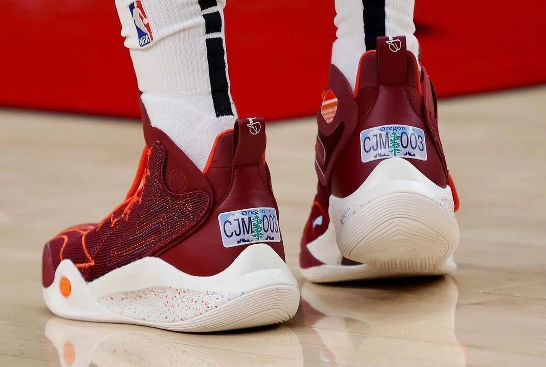 nba赛场上李宁高性价比篮球鞋之cj1 作为cj麦科勒姆的个人签名鞋这