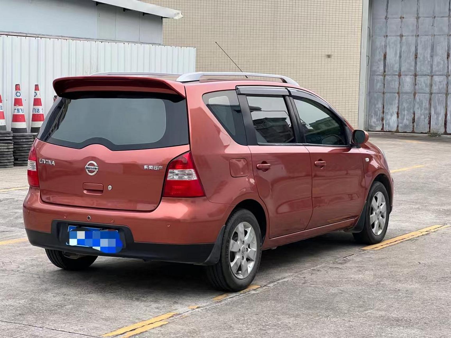 6排量自动挡,省油耐用代步车,加装大屏导航行车记录仪改装音响,四条