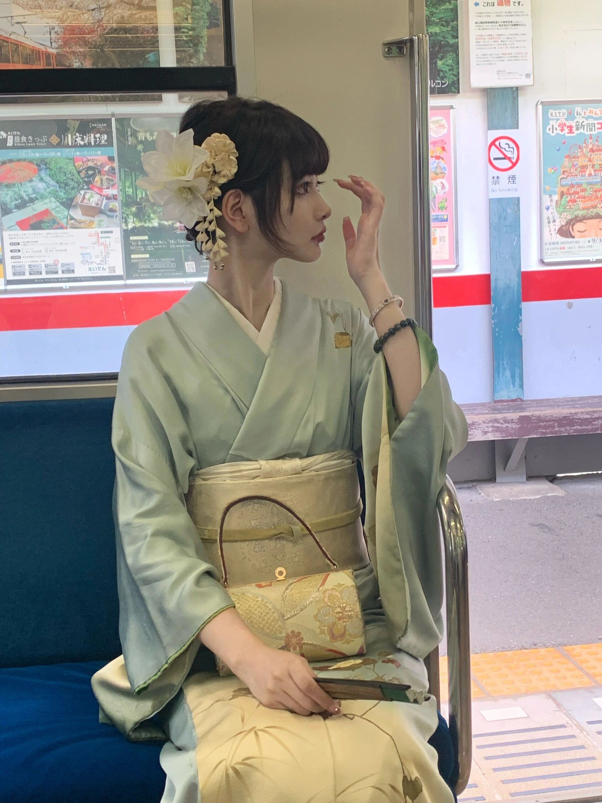 电车上的和服小姐姐