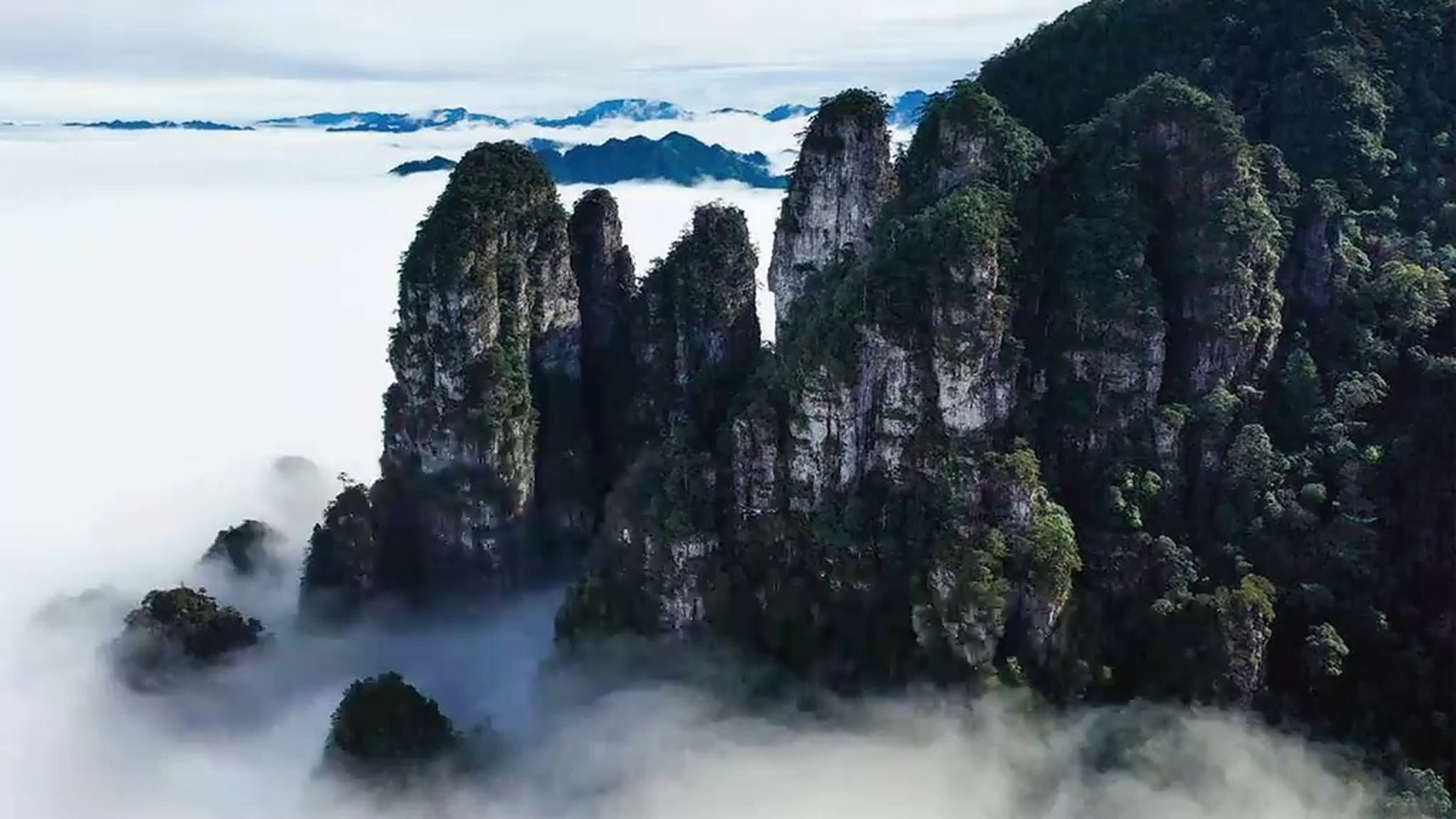 山水瑶城景区即金秀县城,海拔775米,广西最高的县城,是国内首个将