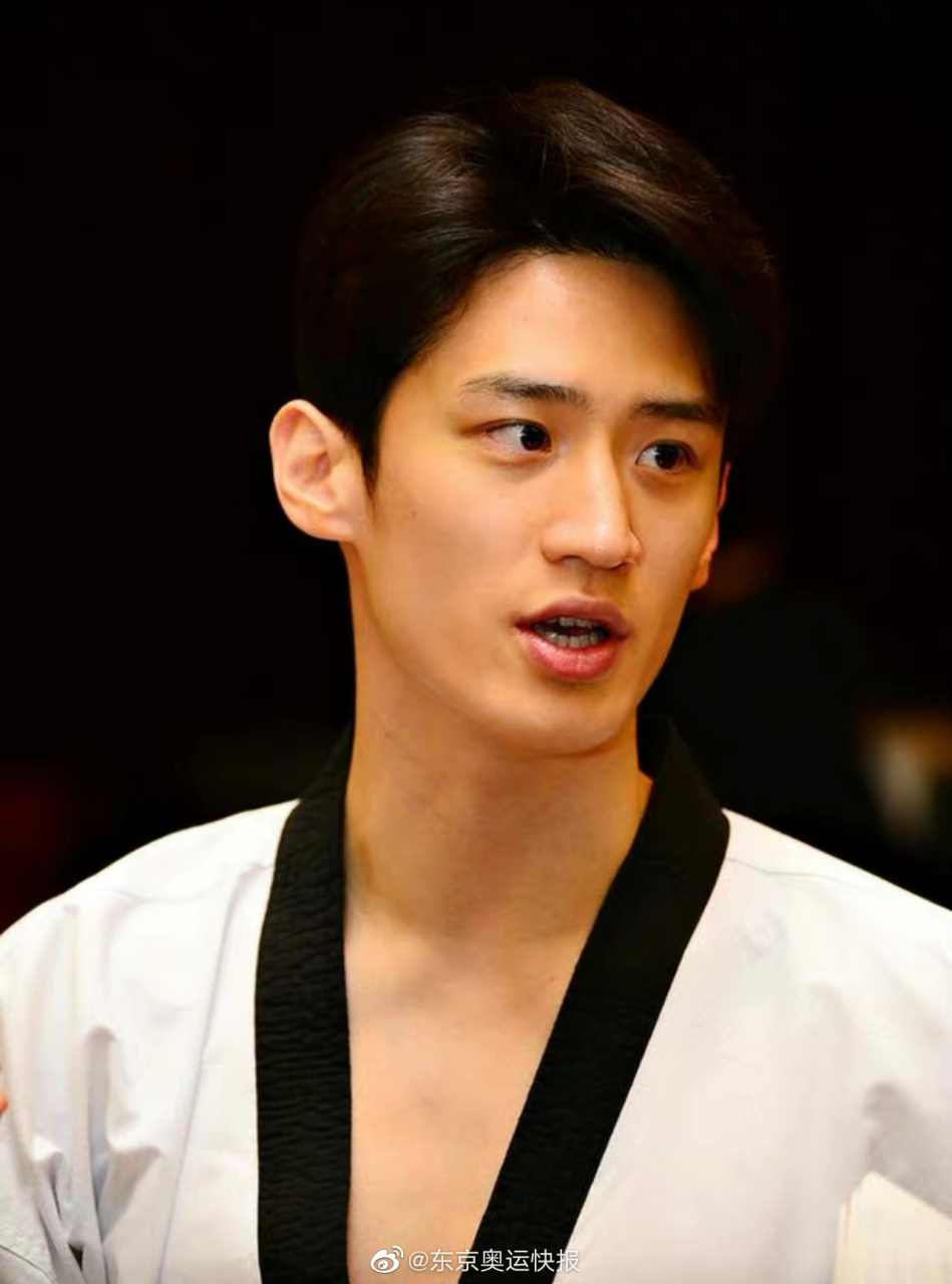 韩国跆拳道明星李大勋,被网友称为奥运版木村拓哉,拿到了所有该项目