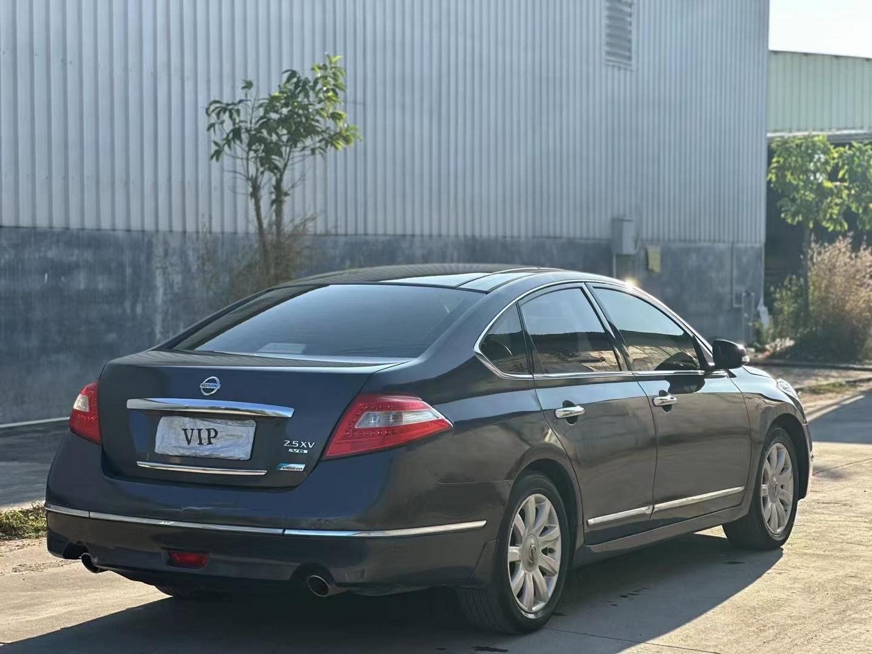 最新到期出库10年日产天籁公爵2.