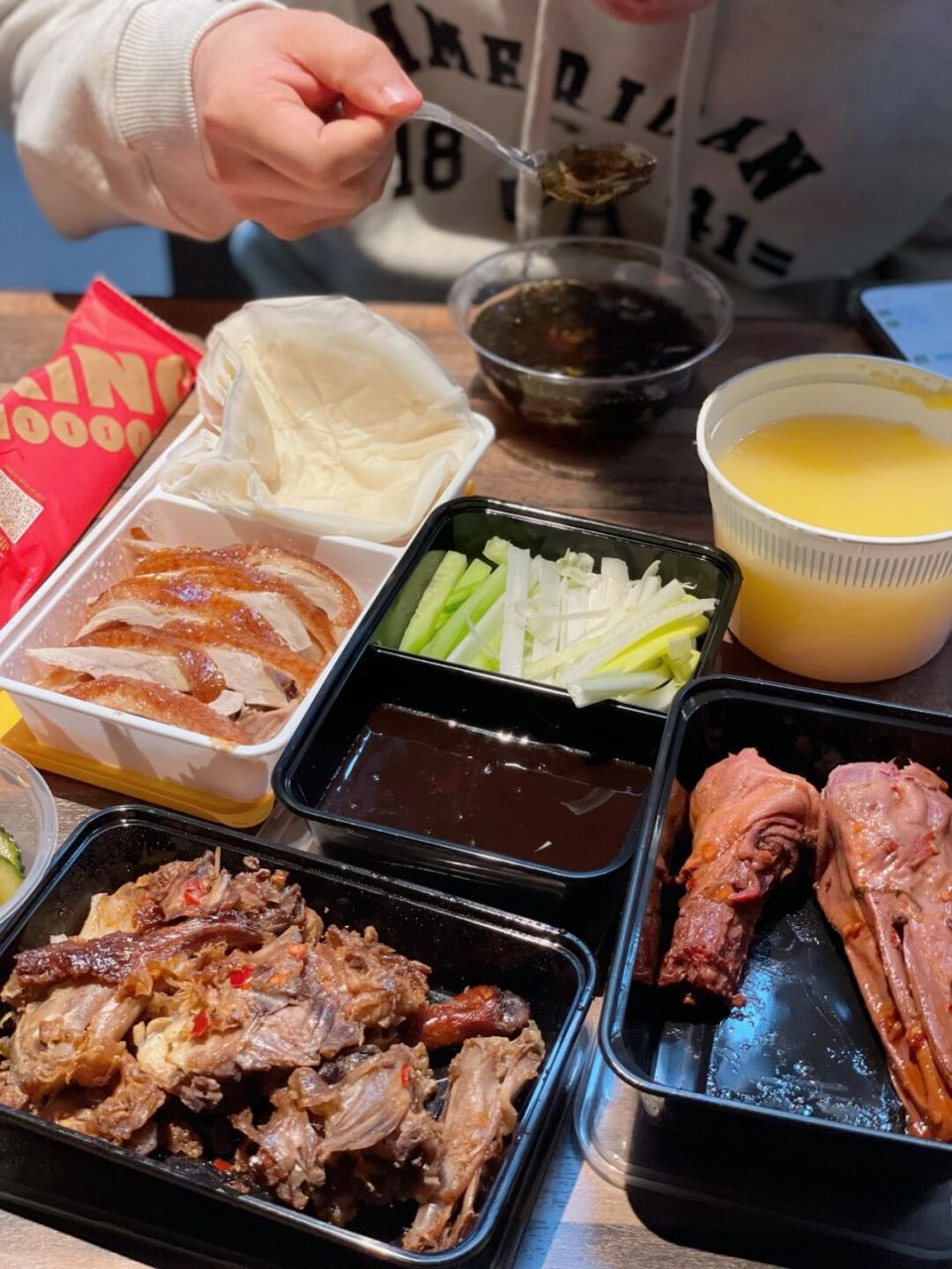 海淀外卖|人均30烤鸭自由,2元一个麻辣鸭头 姐妹们!这个金百万烤鸭!