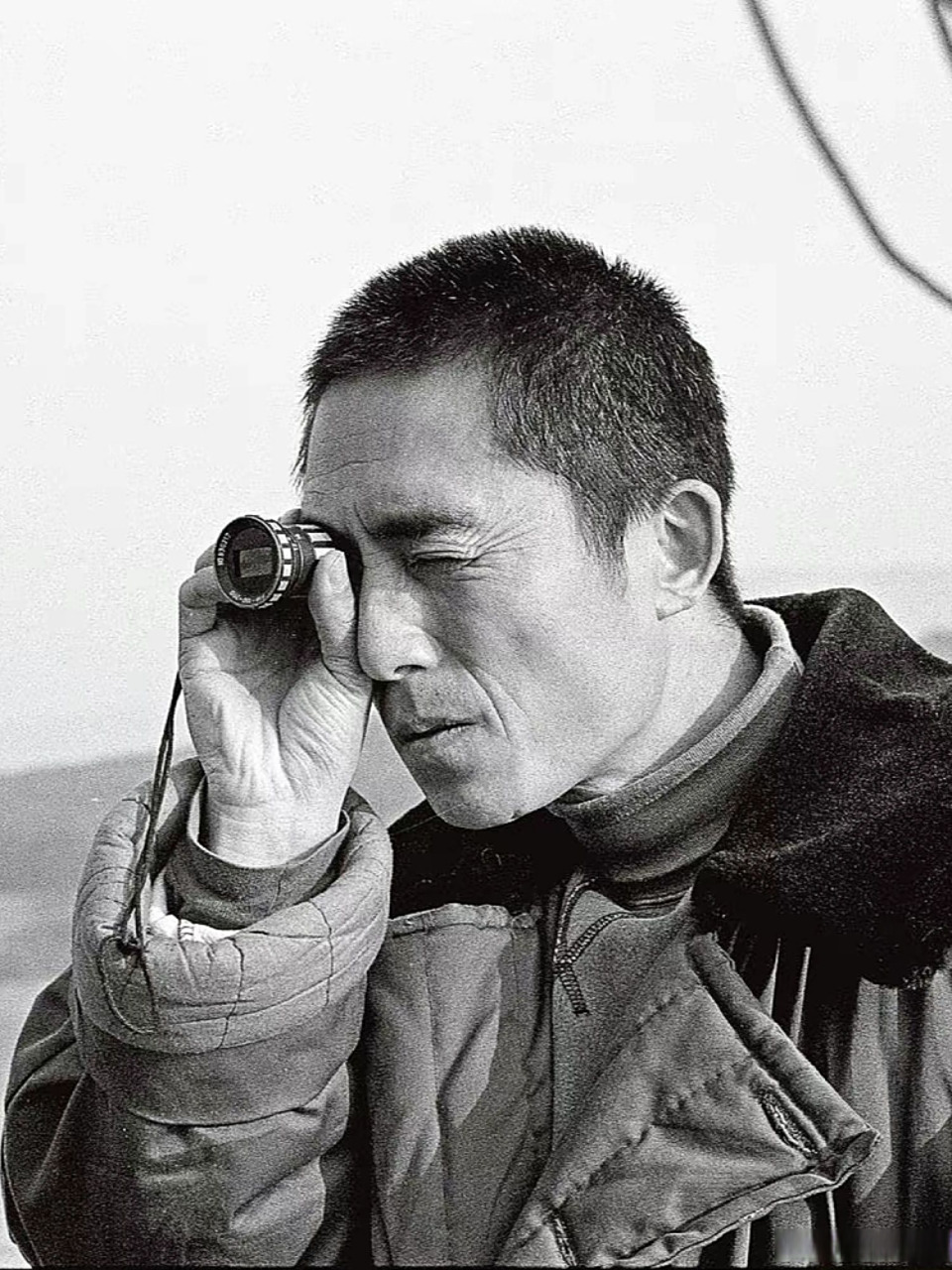 【老照片】1994年,张艺谋在《摇啊摇,摇到外婆桥》剧照.[并不简单]