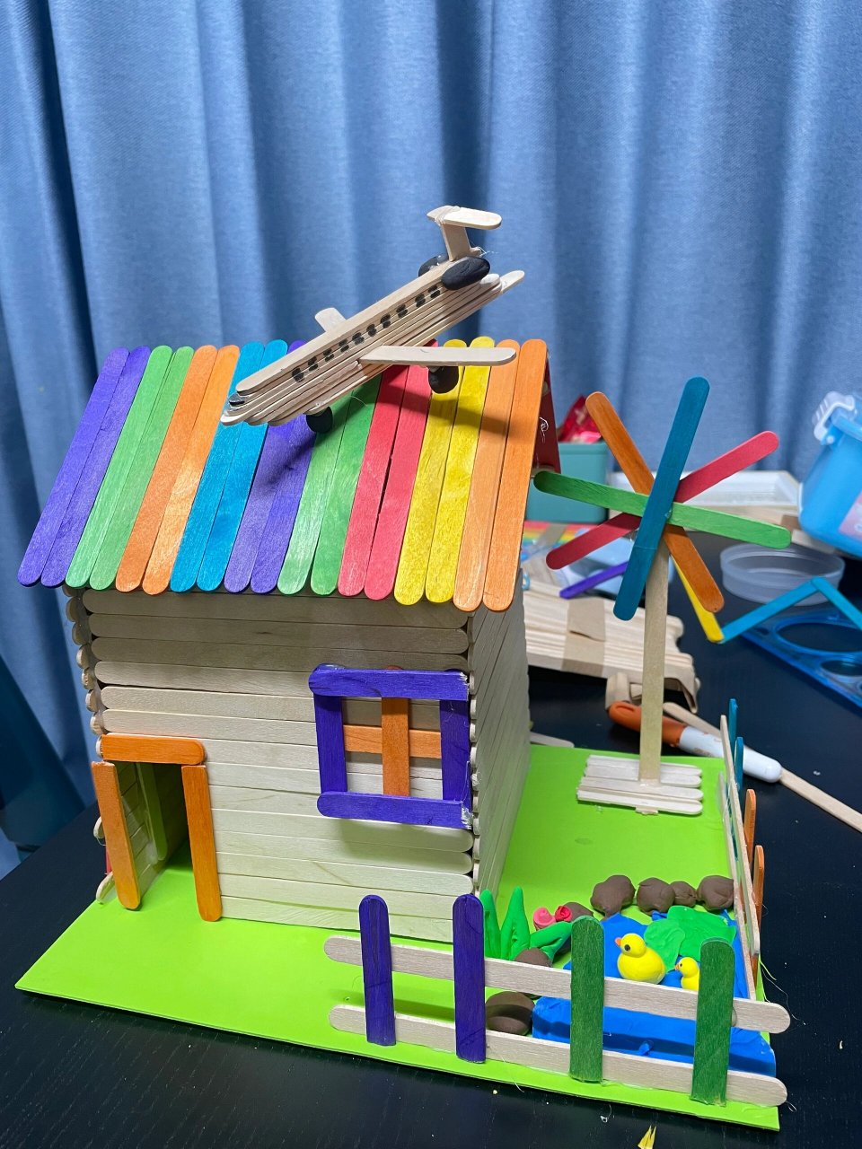 雪糕棒手工制作  用雪糕棒diy的小木屋和滑滑梯, 看似简单实则也简单