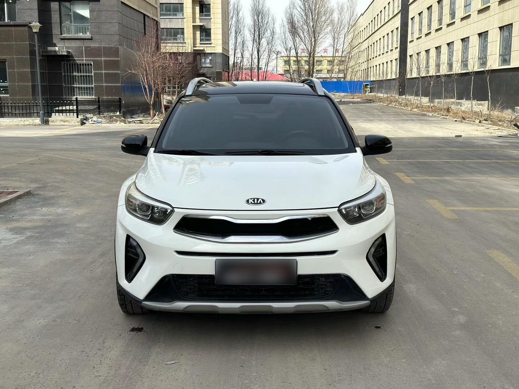 98万 新到19年起亚kx1 自动高配.后面小追尾.000首付.可到找钱.