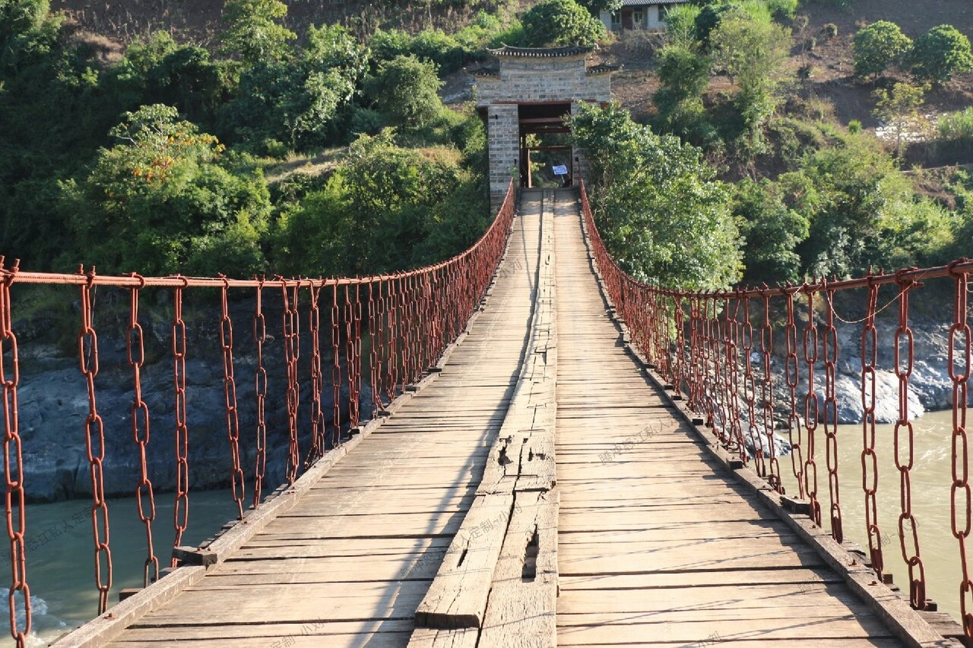 怒江上的唯一古桥双虹桥 位于云南省保山市隆阳区芒宽乡怒江上,清乾隆
