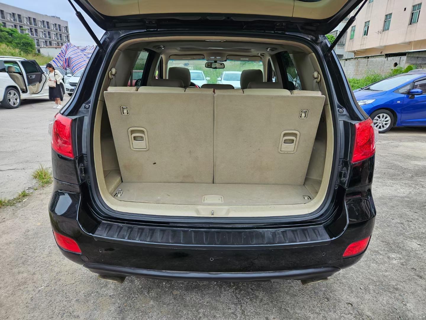 08年12月现代途胜7座版suv, 全时4驱高配,v6发动机,双电动真皮座椅