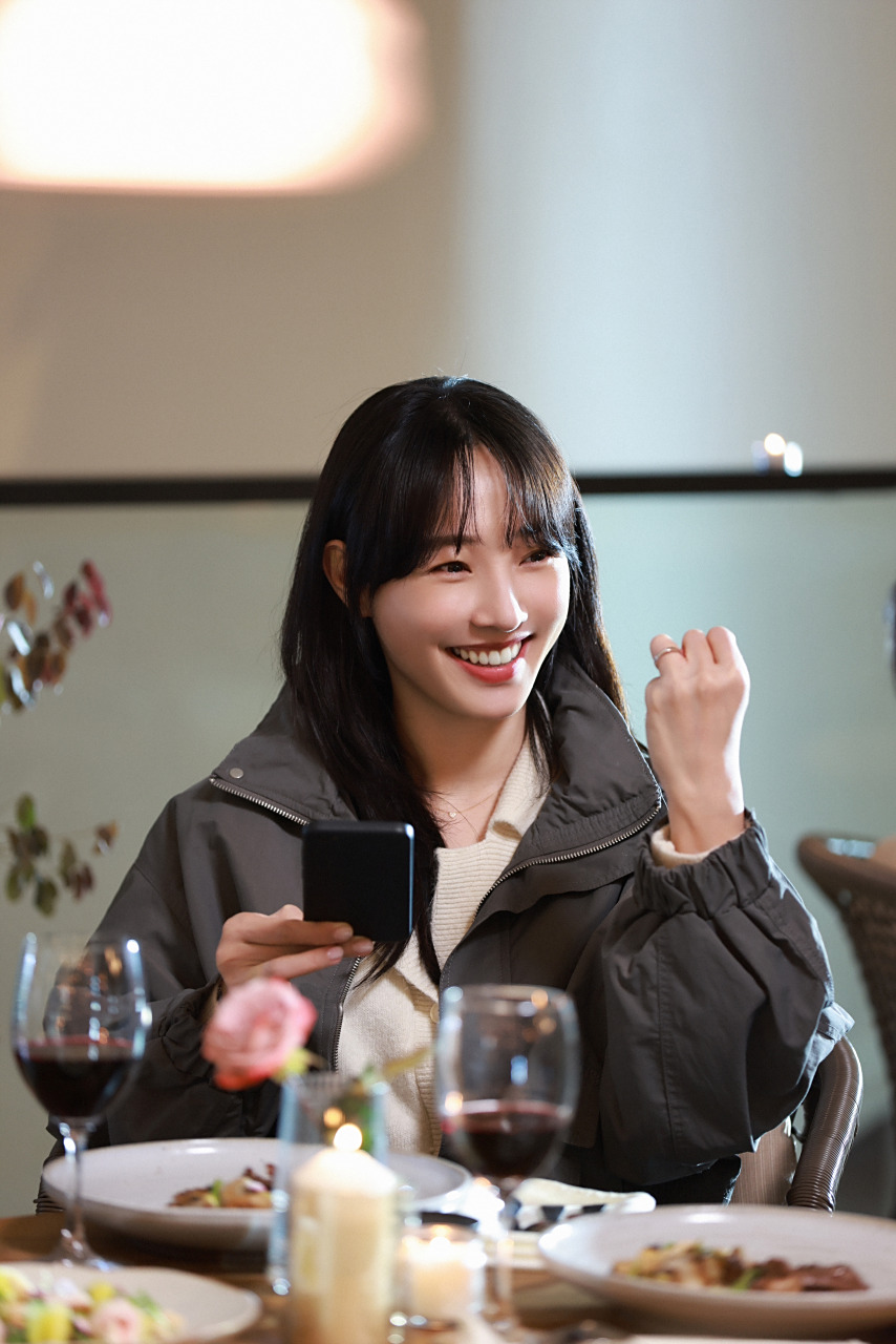 白百何 开机90 今日份@白百何 剧照新鲜送达,今晚19:30,一起#骄阳