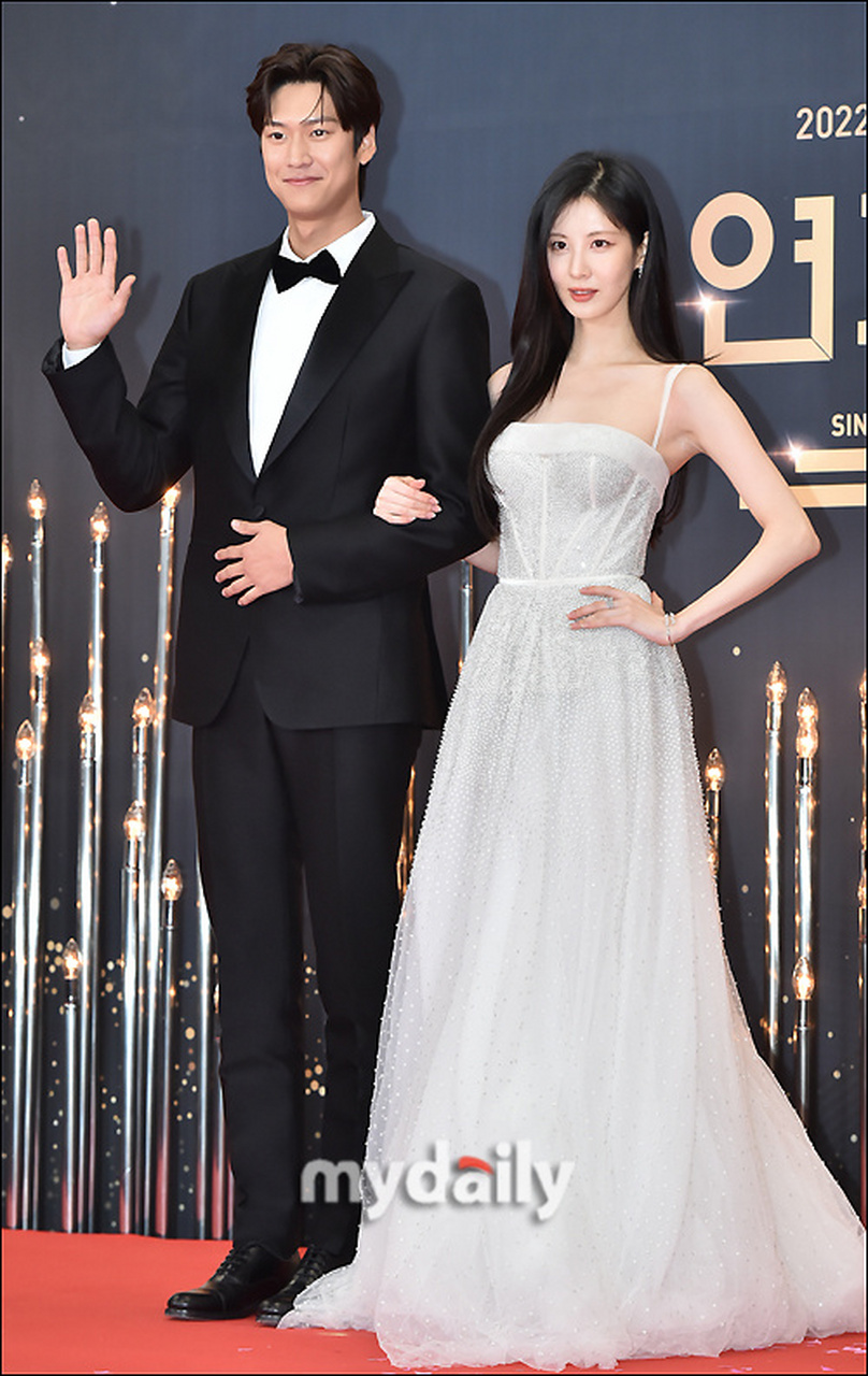 2022kbs演技大赏# 红毯 #徐贤##罗人友