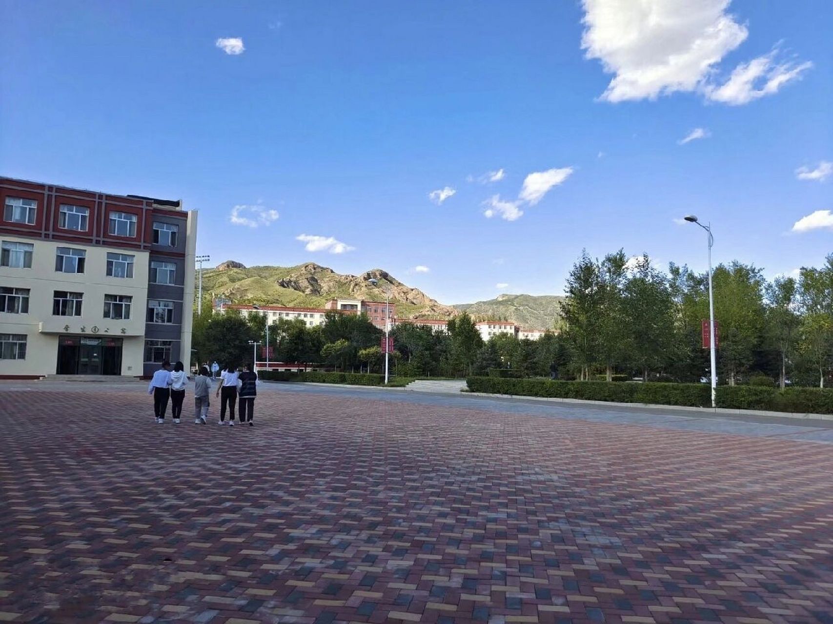 欢迎报考内蒙古师范大学青年政治学院 欢迎报考内蒙古师范大学青年