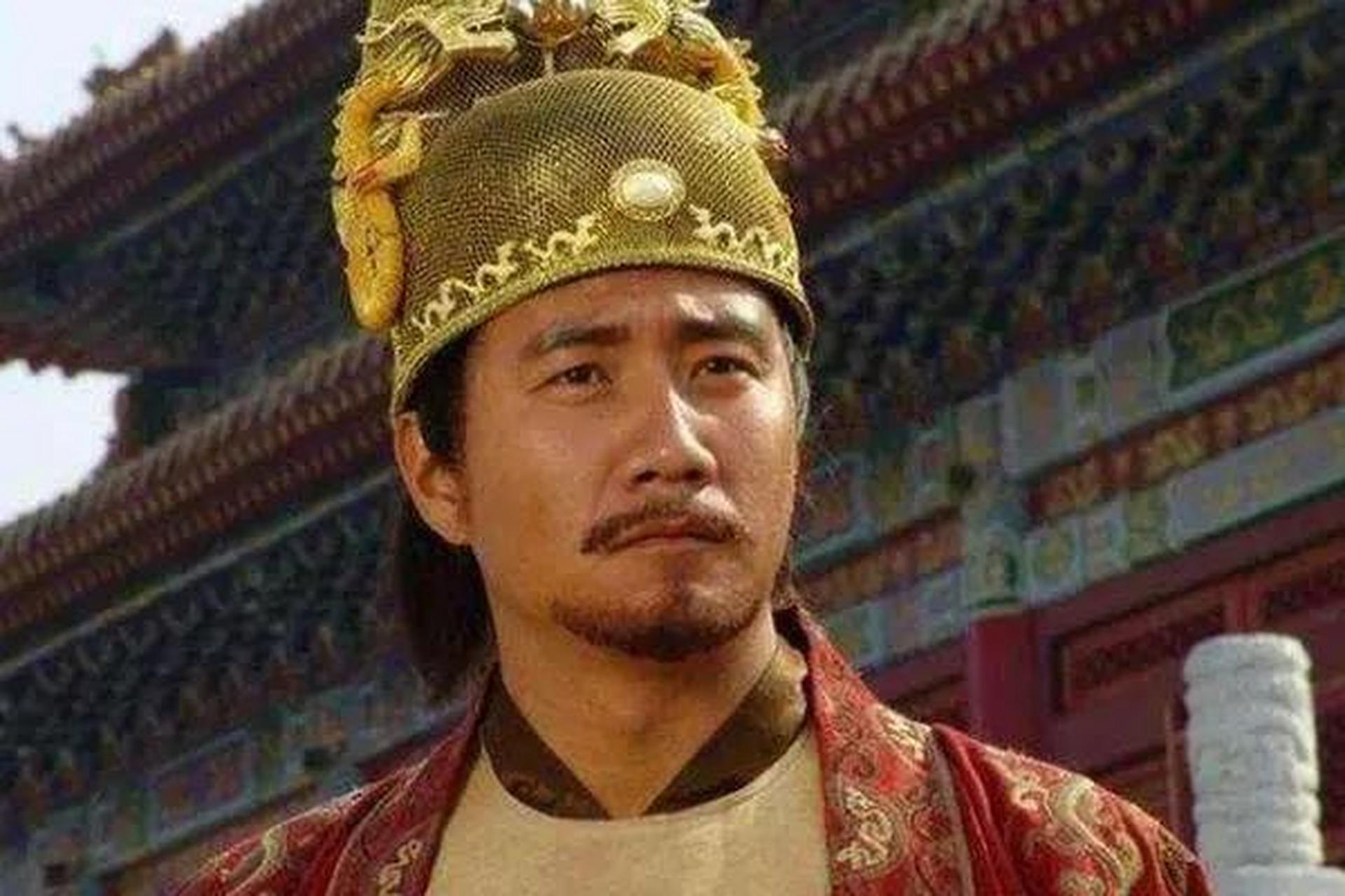 洪武年间的某天,朱元璋用膳的时候,在餐食中挑到了一根头发,他一声令